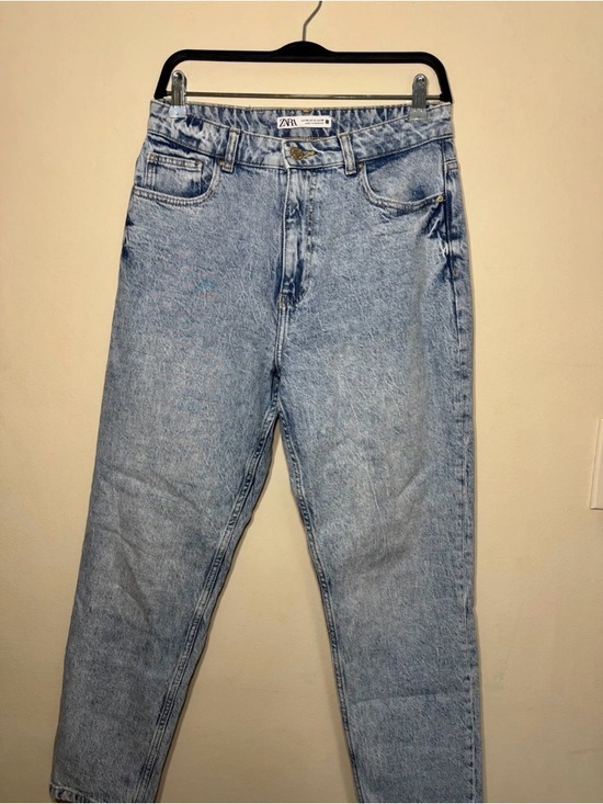 Zara Denim - Zara Light Wash Relaxed Jeans